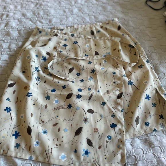 Skirt - Picture 2 of 4